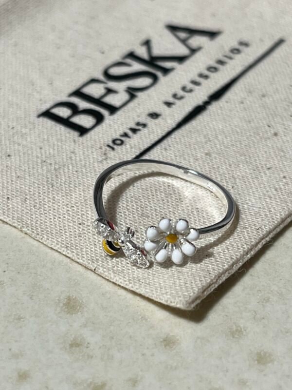 Anillo Abeja con Margarita